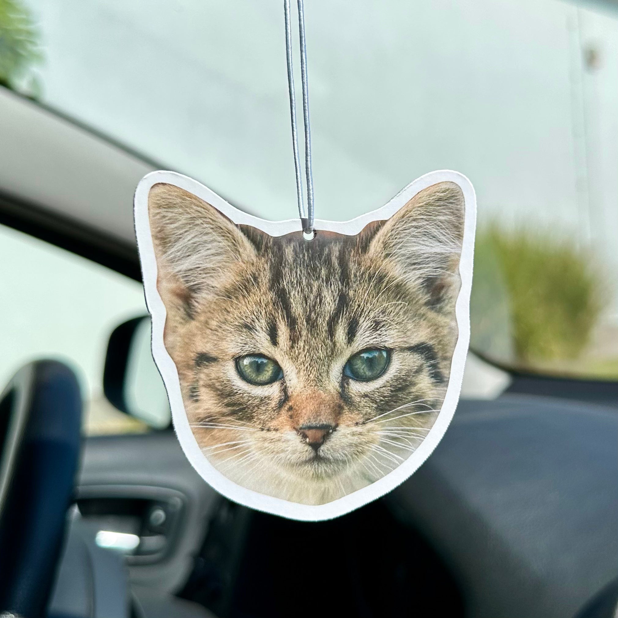 Egyedi autóillatosító